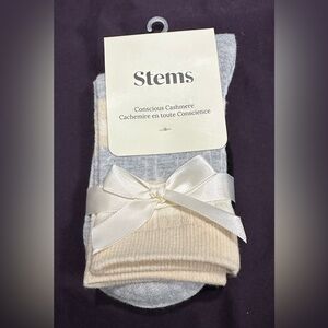 ✨NWT✨Stems: Women’s 2 Pack Conscious Cashmere Socks